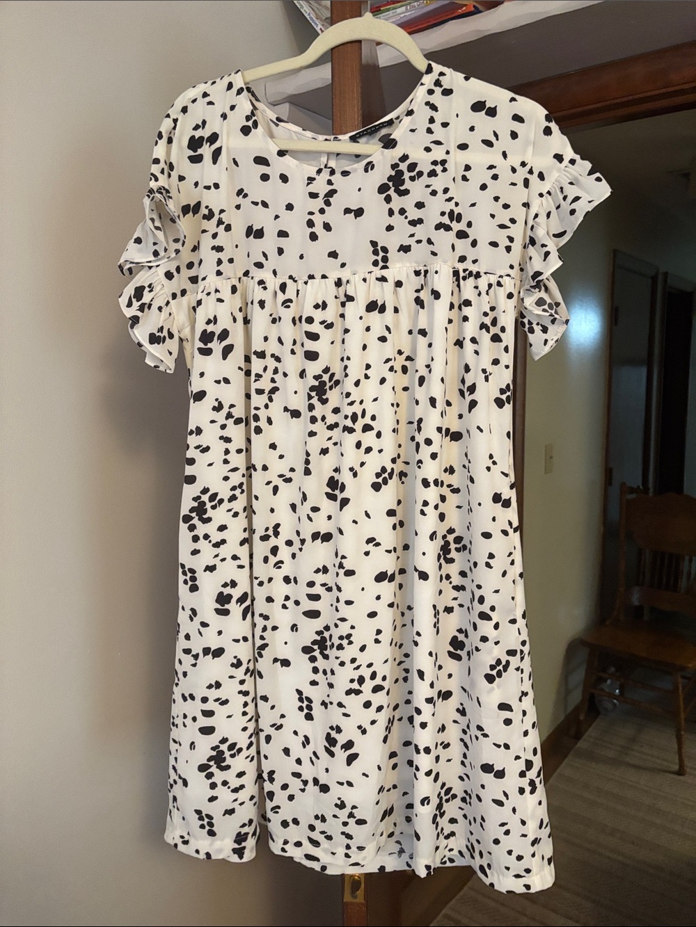 Staccato Black and White Spotted Ruffle-Sleeve Dress